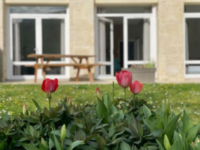 Le Cloître by Melrose